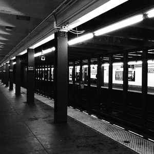 含紧一点H侍卫边做边走视频
